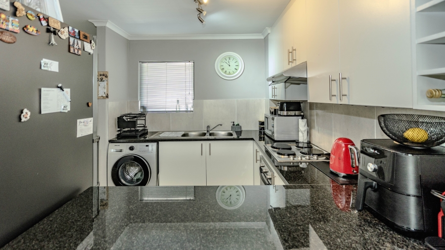 2 Bedroom Property for Sale in Silver Oaks Western Cape